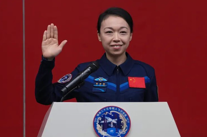 中国发射神舟23号,首名香港太空人将升空(图) - 1