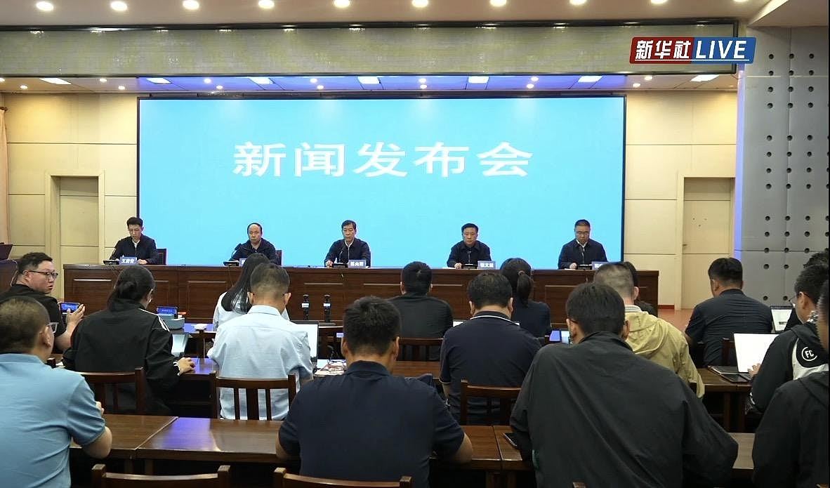 山西煤矿爆炸82死，长治市长鞠躬道歉（视频/组图） - 3