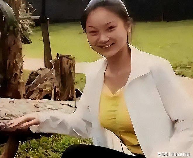 张艺谋4月身体出状况,陈婷摘掉妻子认证(组图) - 3