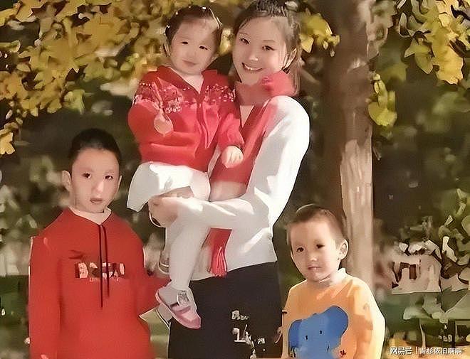 张艺谋4月身体出状况,陈婷摘掉妻子认证(组图) - 6