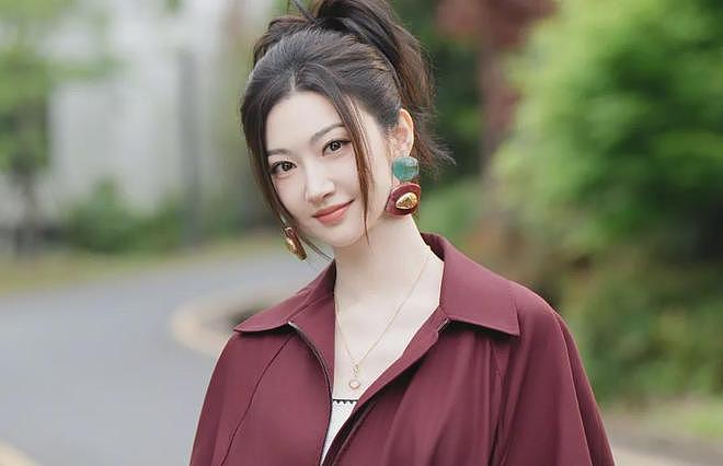 景甜难脱身?娱记称富豪已走程序,业内猜测她凑不齐5000万才闹大(组图) - 1