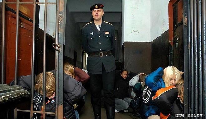 迪拜地狱监狱:20人挤一牢房,强奸频发,随时面临电击(组图) - 3