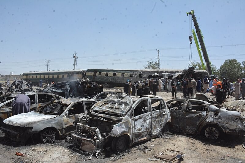 巴基斯坦列车遇爆炸攻击，至少24死逾50伤（图） - 1