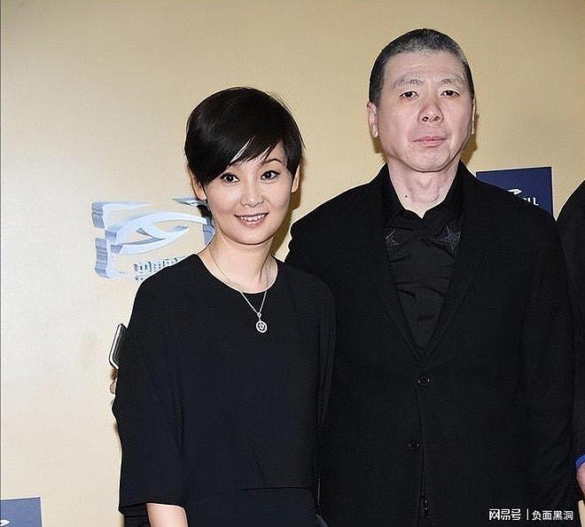 徐帆回应离婚仅九个月，冯小刚再惹争议，这次的“导火索”是养女（组图） - 2