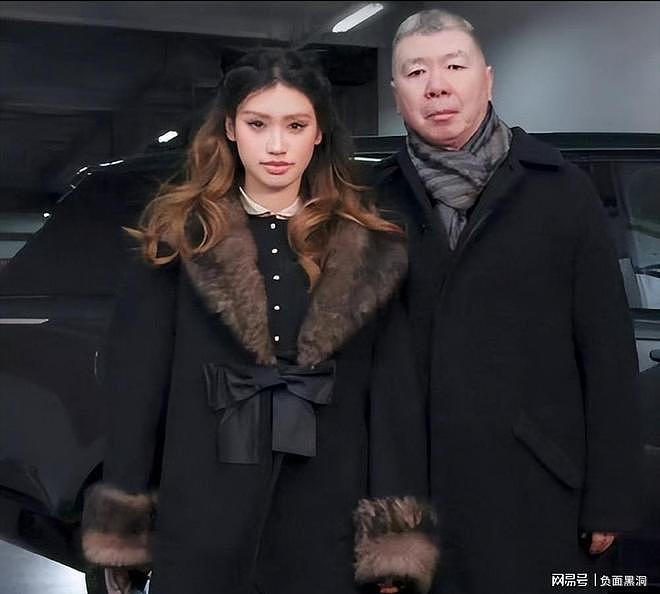 徐帆回应离婚仅九个月，冯小刚再惹争议，这次的“导火索”是养女（组图） - 8