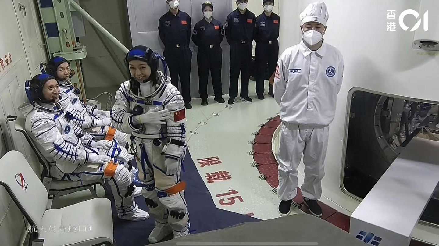 神舟二十三号|航天员顺利进驻太空站,与神二十一乘组太空会师(组图) - 11