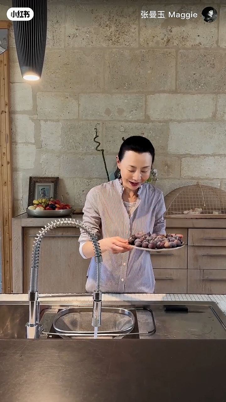 张曼玉分享法国简朴生活：自制果酱，豪宅厨房超大设备齐全（组图） - 4