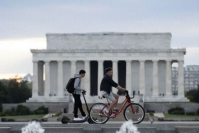 境内百万华人猝不及防!美国一条新规颁布,回去可能十年再进不来(组图) - 1