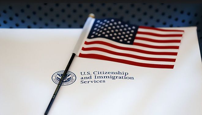 境内百万华人猝不及防!美国一条新规颁布,回去可能十年再进不来(组图) - 4