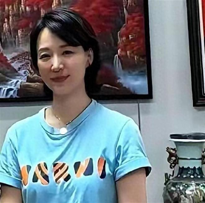 53岁董卿上海隐居!褪去光环素颜逛菜场,通透人生赢在转身(图) - 1