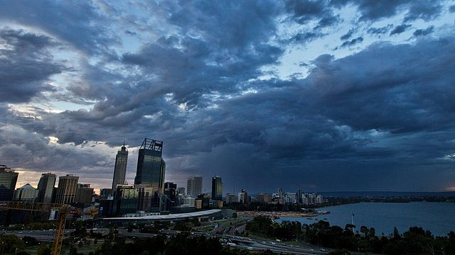 WA Day长周末要凉了!珀斯天气大变脸,周三起雷暴开局(图) - 1