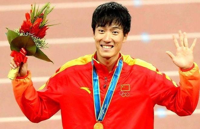43岁刘翔近况曝光！手握10亿资产环游世界，和吴莎再婚十年未生子 - 2