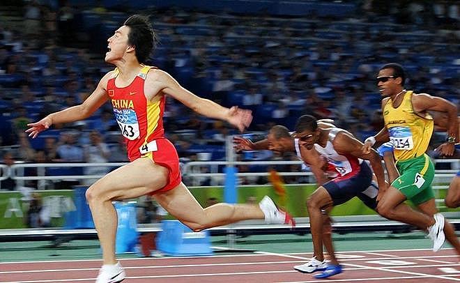 43岁刘翔近况曝光！手握10亿资产环游世界，和吴莎再婚十年未生子 - 3