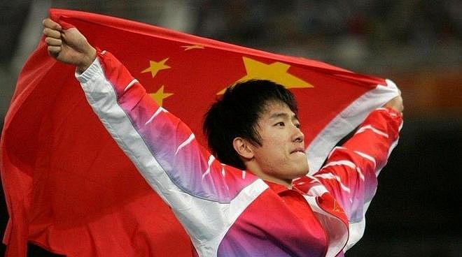 43岁刘翔近况曝光！手握10亿资产环游世界，和吴莎再婚十年未生子 - 5