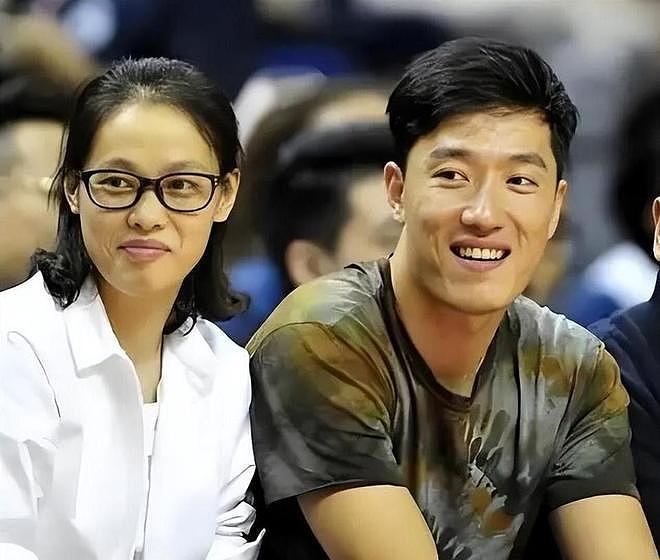 43岁刘翔近况曝光！手握10亿资产环游世界，和吴莎再婚十年未生子 - 10