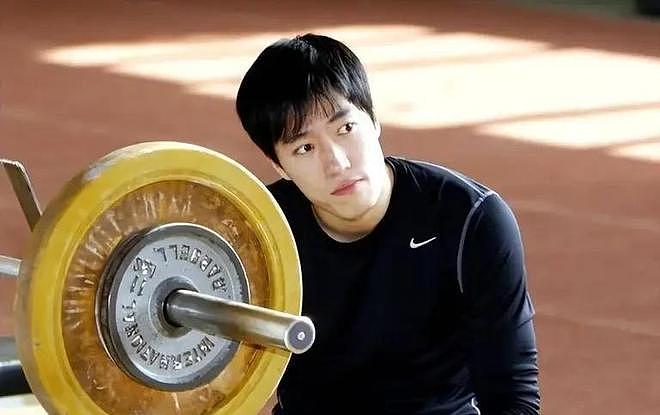 43岁刘翔近况曝光！手握10亿资产环游世界，和吴莎再婚十年未生子 - 12