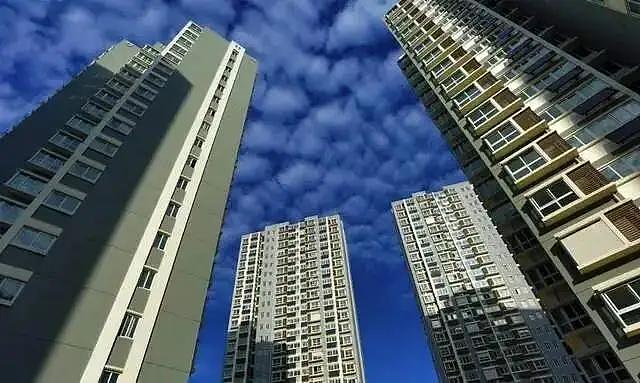 一夜之间,卖房人集体躺平,买房人却疯狂进场!市场发生了什么? - 7