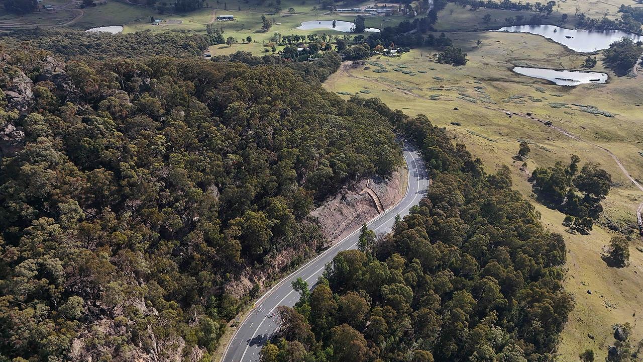 财长削减$38亿道路资金,悉尼多地路况不断恶化!司机怒斥:车都被坑毁了(组图) - 5