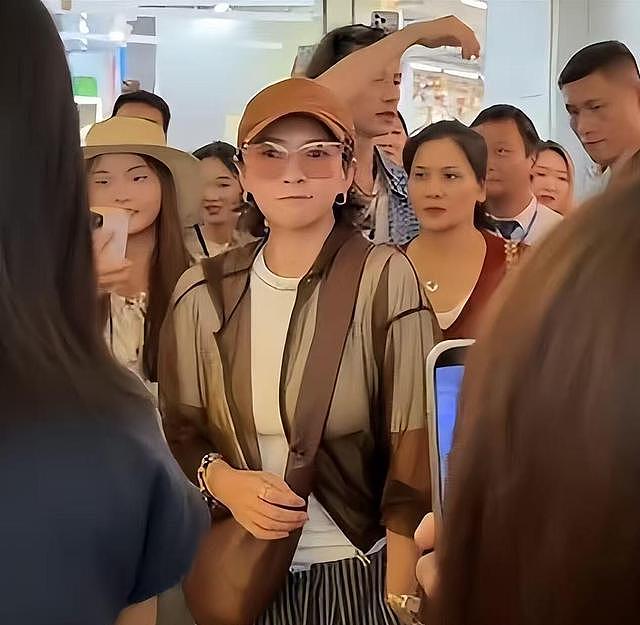 章子怡汪峰离婚后首同框,10岁女儿交响乐惊艳全场(组图) - 1