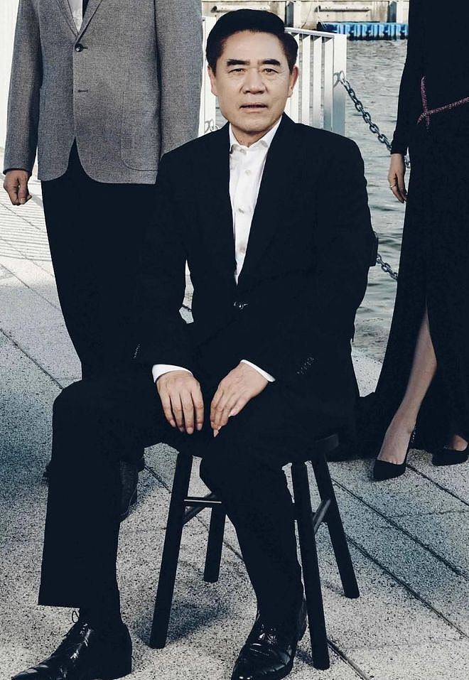 陈宝国近照不敢认,头发花白腿好细,43岁儿子未婚成了他的心病 - 2