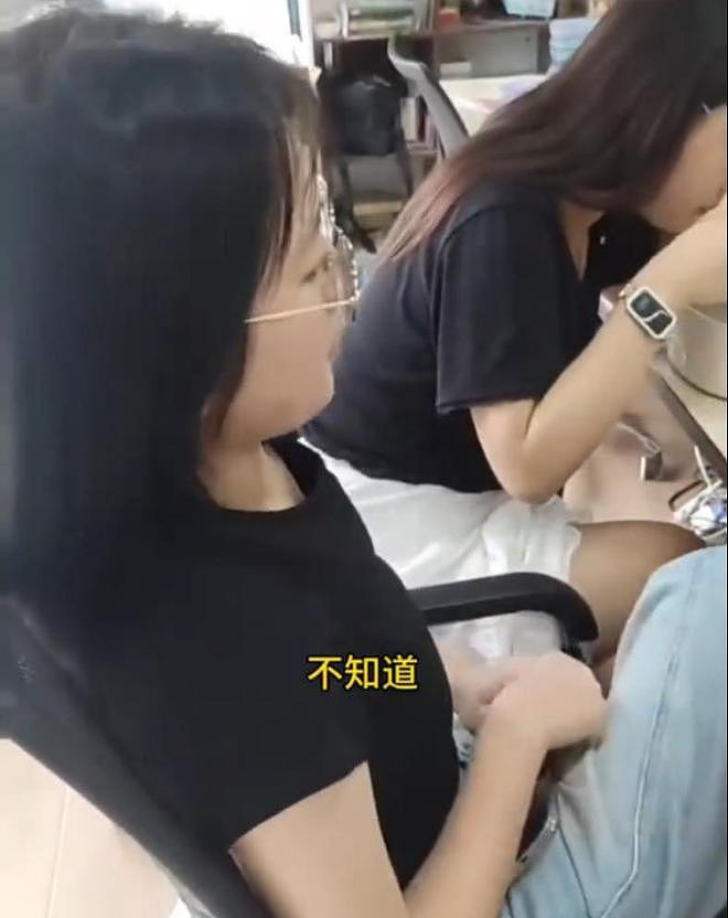女子白嫖外卖:吃掉后投诉骑手,小哥上门现场抓包,已传播到国外 - 4