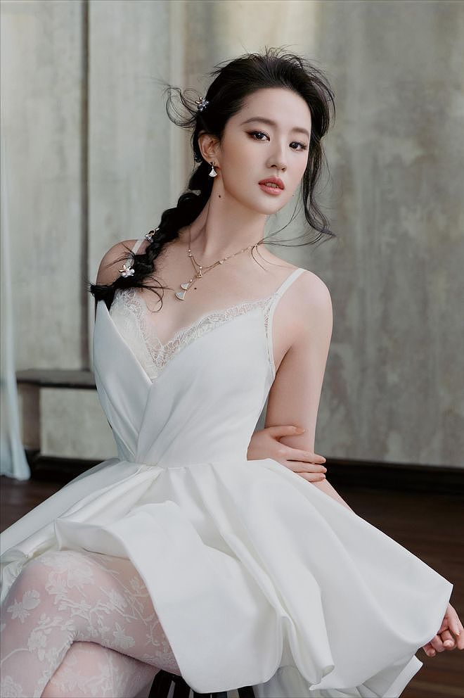 网传刘亦菲复出！900天空窗期后，或将主演《咸雪》 - 17