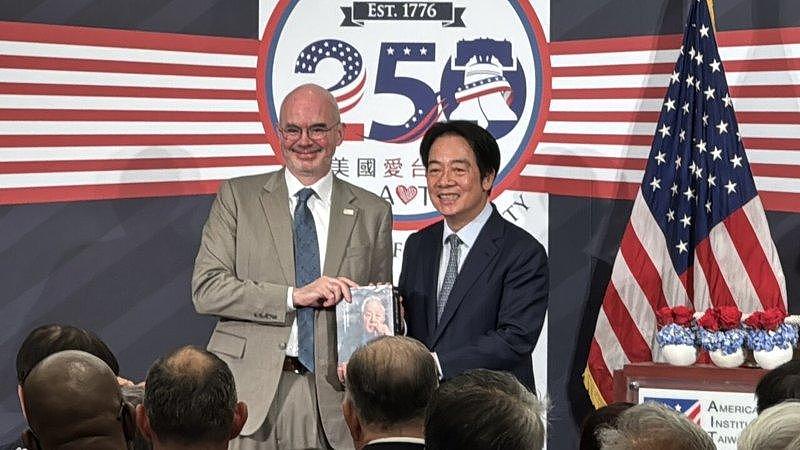 有深意？ 赖清德祝贺美国国庆，点名送特朗普《张忠谋传》（组图） - 1