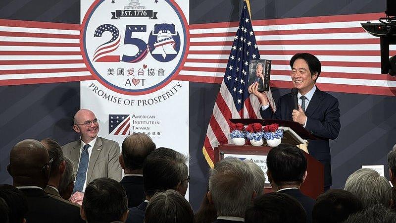 有深意？ 赖清德祝贺美国国庆，点名送特朗普《张忠谋传》（组图） - 2