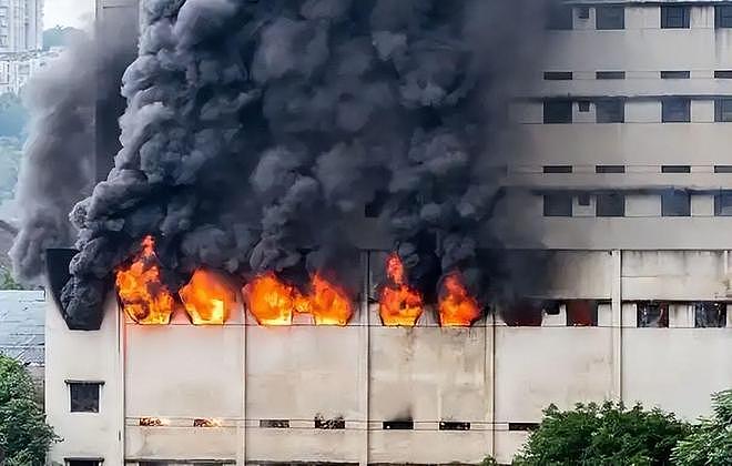 广州轻纺城大火烧了18小时！48万仓库变火海，万幸这行字让人泪目（组图） - 13