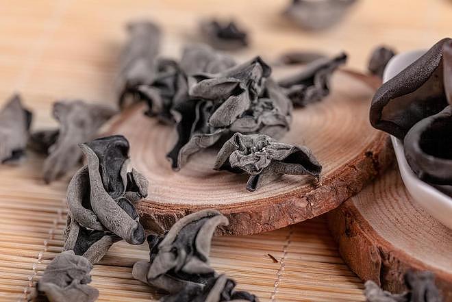 一盘木耳毒死7人?医生警告:木耳尽量别这样吃,比砒霜还毒 - 9