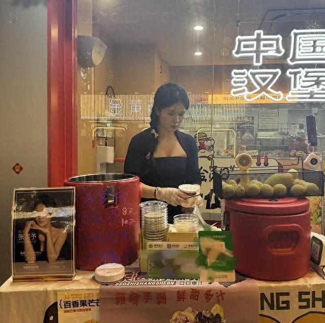横店连续失去几十个剧组，群演降价摆摊送外卖求生（组图） - 1
