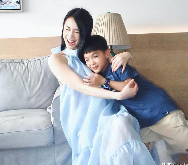 黄圣依儿子双料冠军太惊艳,杨子公司立案调查,两人命运两级反转 - 4
