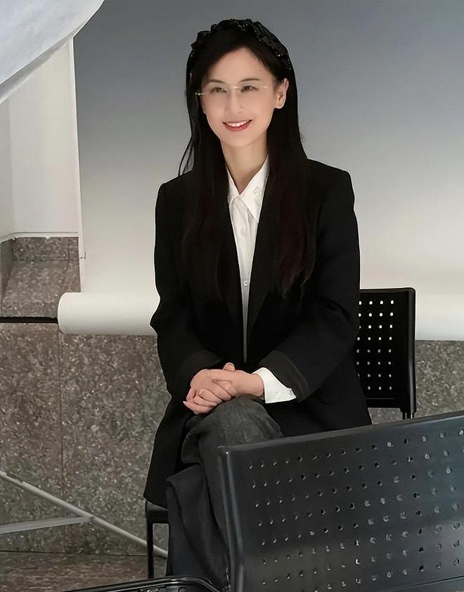 黄圣依儿子双料冠军太惊艳,杨子公司立案调查,两人命运两级反转 - 7