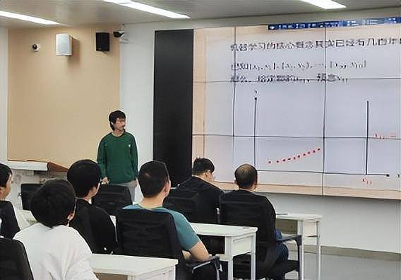 曝23岁副教授仅初中学历，却要在北大开讲座（组图） - 6