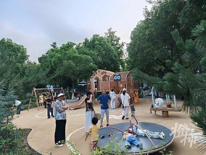 杭州公园引入“黑科技”：一天抓7000多只蚊子！“河边坐一个半小时没被咬”“我都想买一个放家里”（组图） - 9