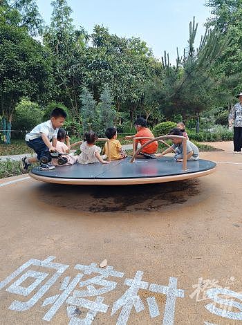 杭州公园引入“黑科技”：一天抓7000多只蚊子！“河边坐一个半小时没被咬”“我都想买一个放家里”（组图） - 13