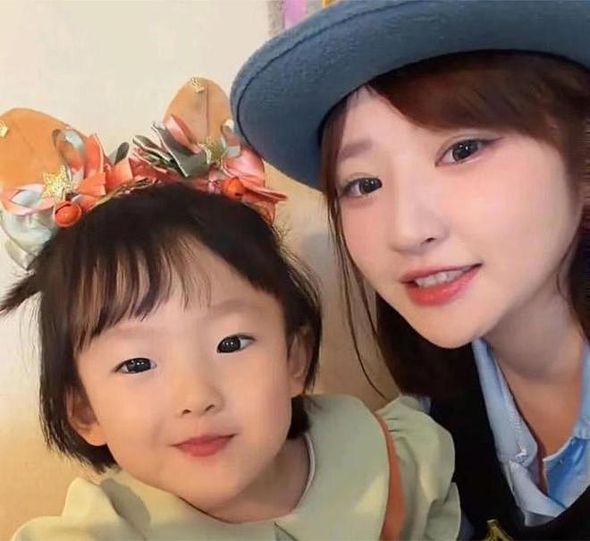 3岁女儿签约品牌，月入11万！黄一鸣：不想让她被问“你爸是谁”（组图） - 4