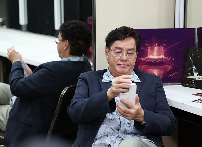 76岁谭咏麟含泪公布退休计划：好好与歌迷告别，往后做个普通人（组图） - 4
