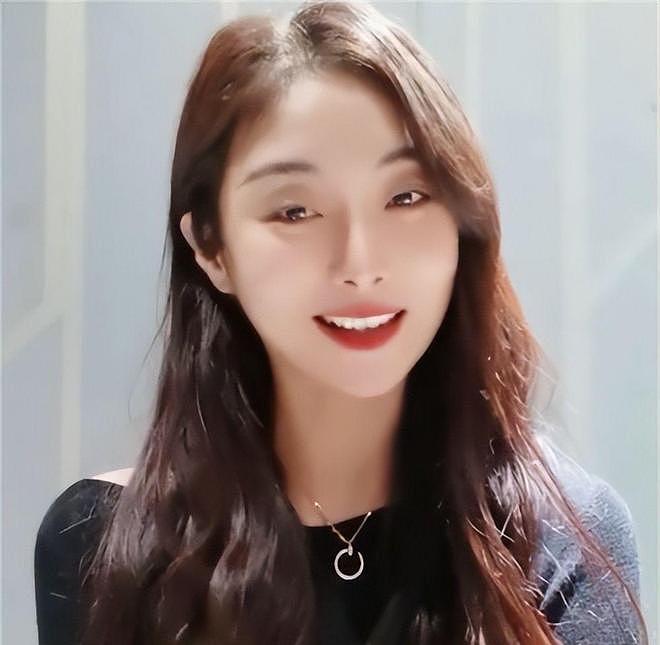 中国女子花50万买精，生下混血三胞胎！8年后3个娃长成这样，全网沉默（组图） - 2