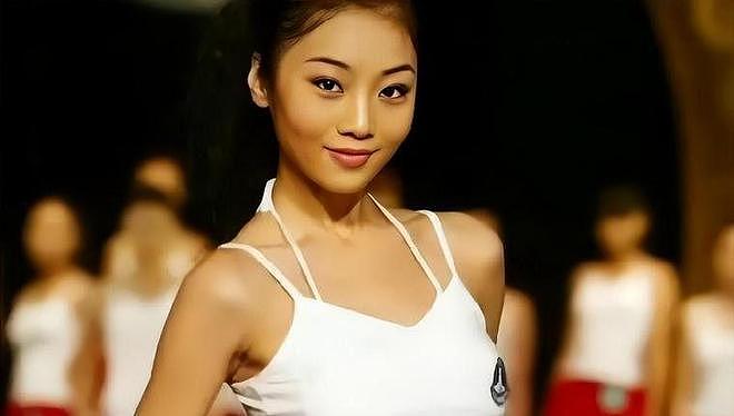 中国女子花50万买精，生下混血三胞胎！8年后3个娃长成这样，全网沉默（组图） - 5