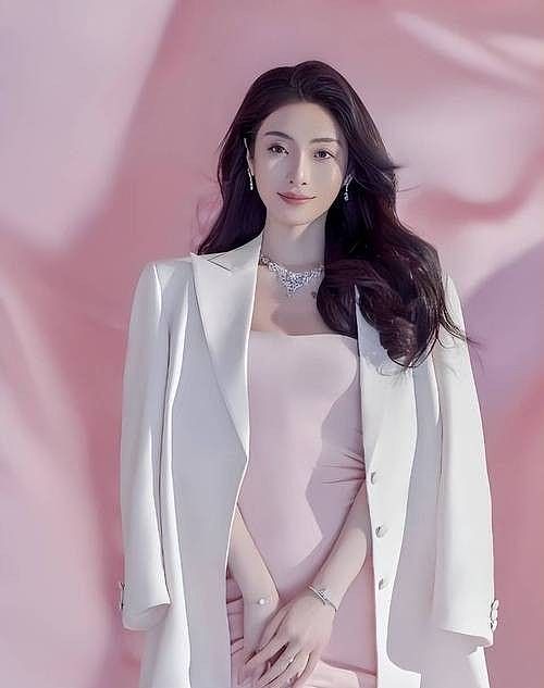 中国女子花50万买精，生下混血三胞胎！8年后3个娃长成这样，全网沉默（组图） - 7