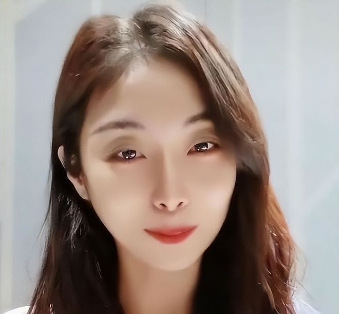 中国女子花50万买精，生下混血三胞胎！8年后3个娃长成这样，全网沉默（组图） - 9