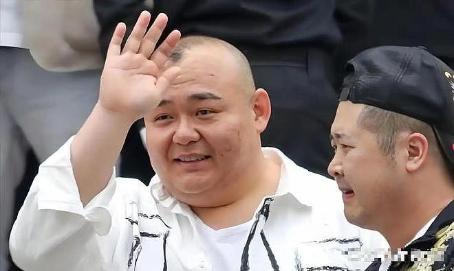 德云社突然宣布重要决定,曹云金被拉下水,难怪郭麒麟三拒接班人(组图) - 5