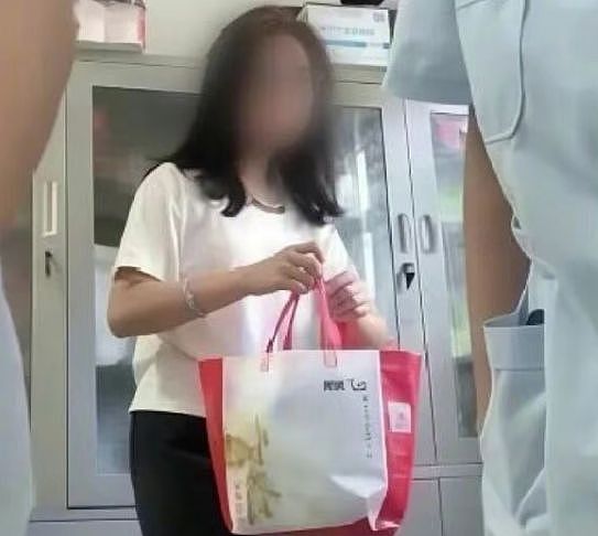 天津护士换衣偷拍事件引发众怒！拍完上传境外网站按场景竞价拍卖太猖狂 - 1