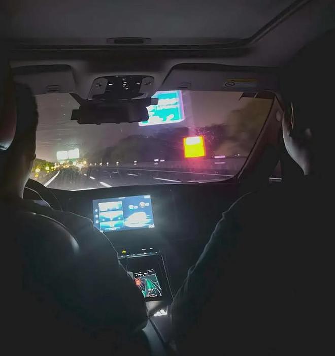 为给儿子办婚事,妈妈一口气投100万元炒股,警方:99.7万元买成游戏点券 - 2