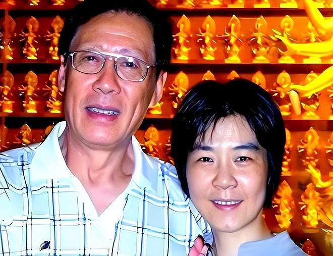 90岁焦晃近况曝光！穿纸尿裤、1天5包烟与小30岁娇妻住老破小 - 19