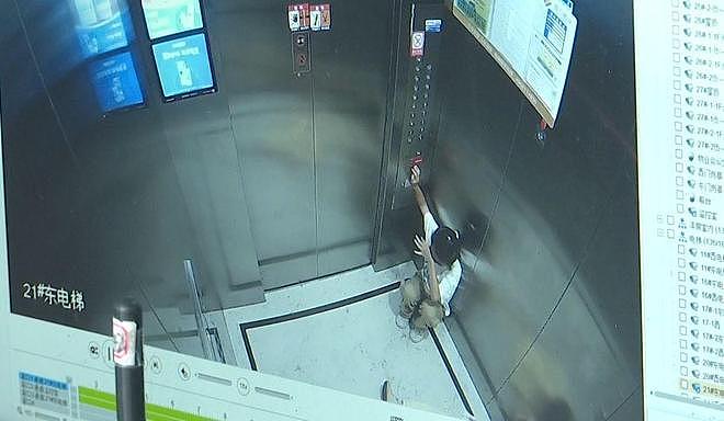 两名9岁女孩被困电梯近2小时!求救几十次后,保安回应:不要再按电梯玩了 - 18