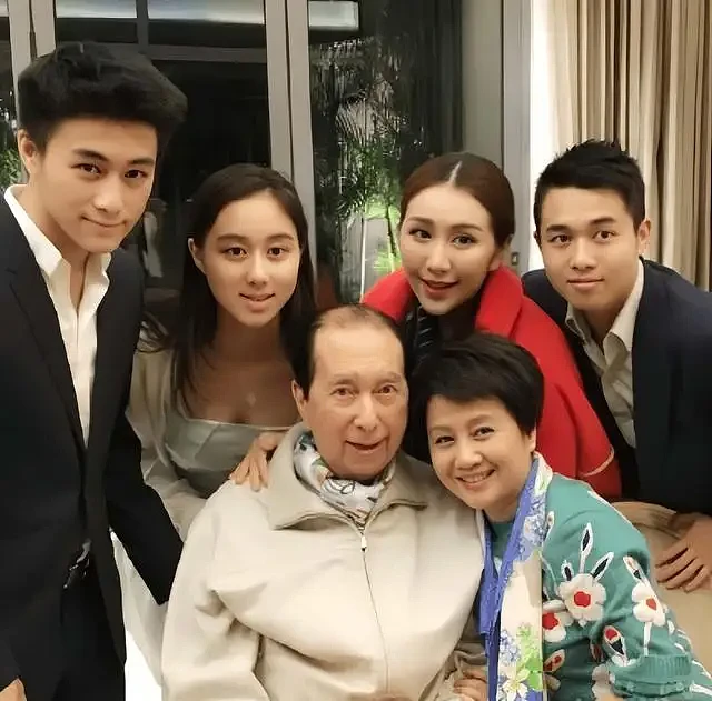 恭喜！何猷君和奚梦瑶将在法国补办世纪婚礼（组图） - 4