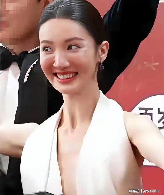 明星无滤镜后,周涛一脸凶相,李冰冰像小老太,金晨脸大如饼(组图) - 2