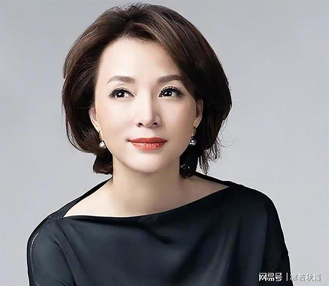 不顾母亲反对，执意嫁给小5岁且离婚带娃的密春雷，董卿后悔了吗 - 8
